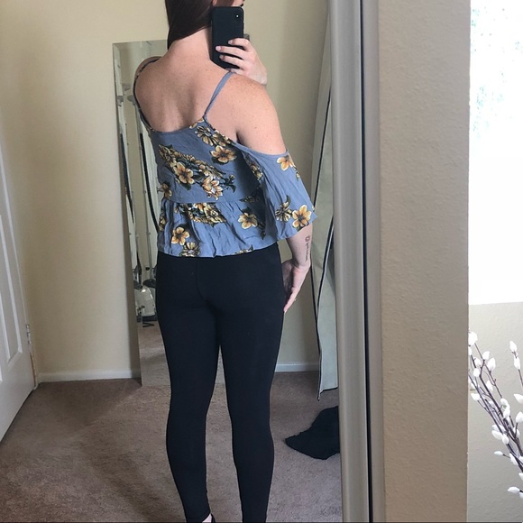 Cotton Candy LA open shoulder top - Picture 4 of 4